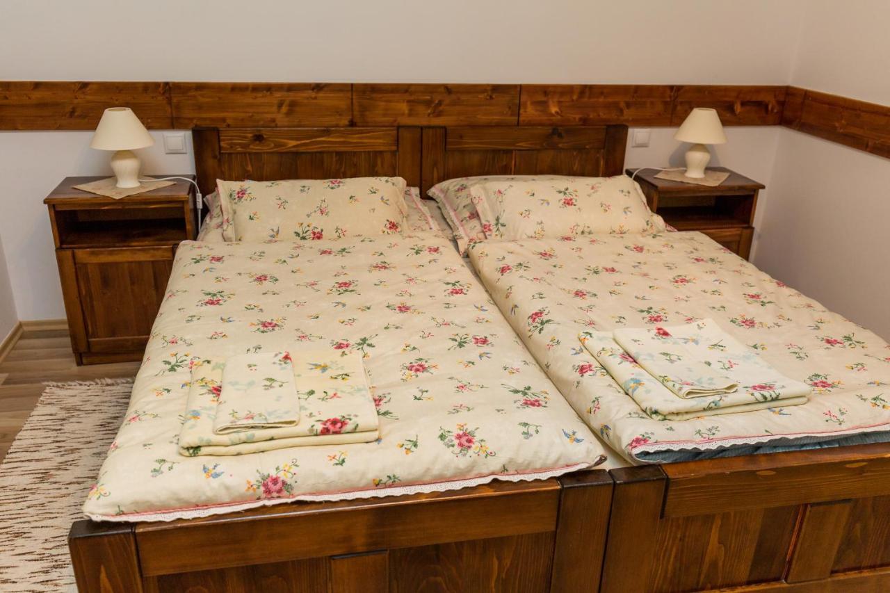 Penzion Gazdovsky Hostinec Topoľčianky Kültér fotó
