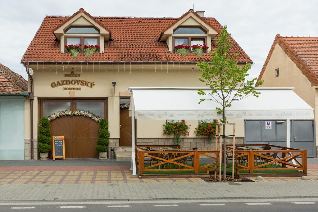 Penzion Gazdovsky Hostinec Topoľčianky Kültér fotó