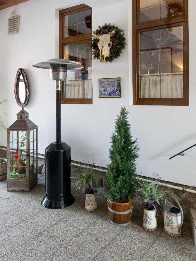Penzion Gazdovsky Hostinec Topoľčianky Kültér fotó